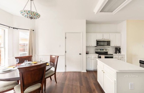 North Central Carrollton Casa | Spacious Carrolton, TX Home | Ideal for Big Groups