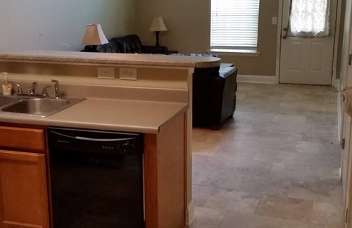 Cartersville Casa | Amplio condominio Cartersville, 9. 6 millas de complejo deportivo Lakepoint, capacidad para 8
