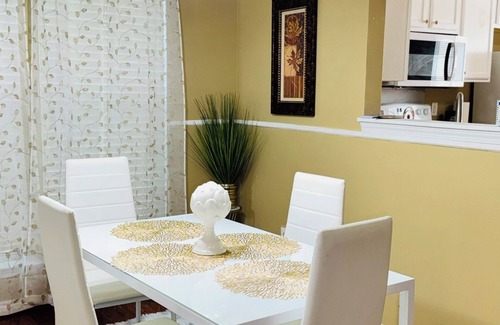 Charlotte Casa | Spacious & Central Cozy 3BR by UNCC, Speedway, PNC. Fully Stocked .3 Queen beds