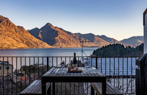 Queenstown Apartamento | Spacious Central Executive 4 Bedroom Apartment