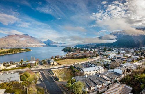 Queenstown Apartamento | Spacious Central Executive 4 Bedroom Apartment