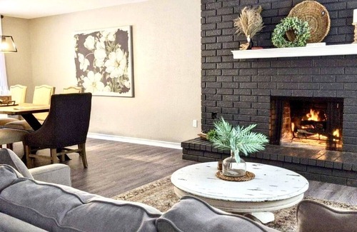 West Arlington Casa | Spacious & Central Family Home (Pet-Friendly!)