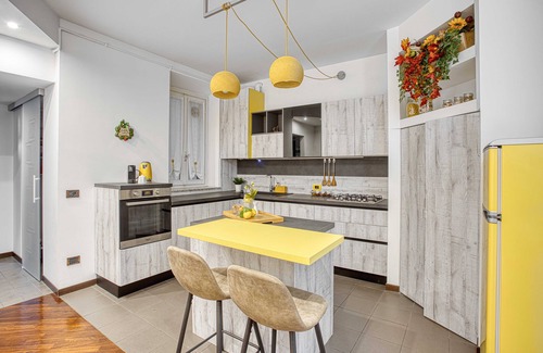 Tricolore Apartamento | Spacious central flat for 4 guests
