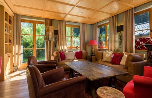 Hinterthal Chalet De Esquí | Spacious chalet with historical elements near a lake