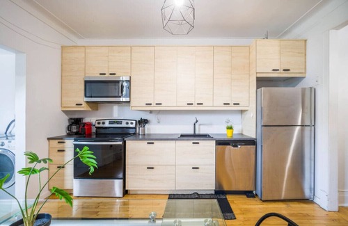 Sainte-Marie Apartamento | Modern & Spacious Stay – Perfect for Students & Families Near Metro
