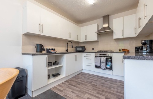 Donnington Casa | Spacious City House in Telford | Pass the Keys