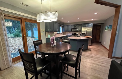 Clifton Park Casa | Spacious Clifton Park Townhome in Prime Location