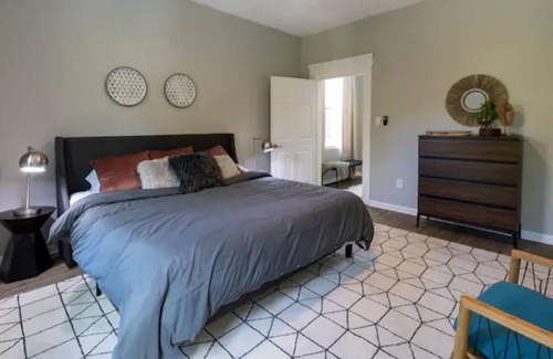 Highlands Casa | Spacious & close to downtown