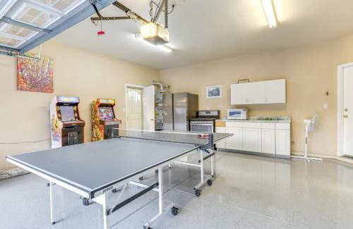 Clovis Casa | Spacious Clovis Vacation Rental with Outdoor Oasis!