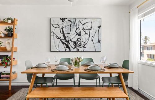 Alamitos Beach Apartamento | Spacious Coastal Apartment in a Colorful Community - NRP22-00590