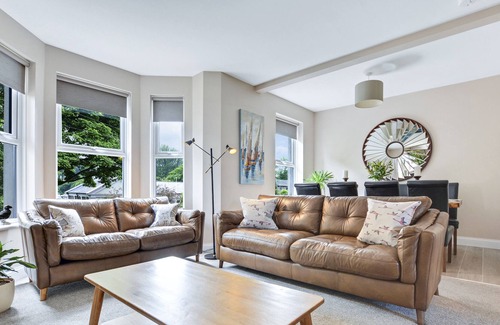 Ballycastle Casa | Spacious Coastal retreat - 1 minute walk to the beach and marina