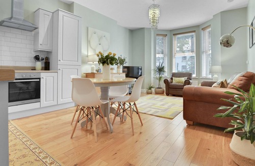 Ballycastle Casa | Spacious Coastal retreat - 1 minute walk to the beach and marina