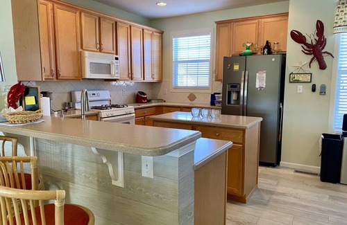 Bayside Casa | Spacious Coastal Style Townhome in Luxury Community; Pools, Tennis and Kayaks