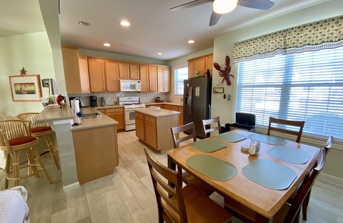 Bayside Casa | Spacious Coastal Style Townhome in Luxury Community; Pools, Tennis and Kayaks