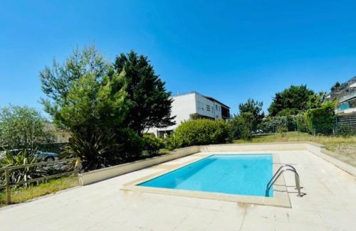 La Rochelle Apartamento | Spacious cocoon with pool in La Rochelle