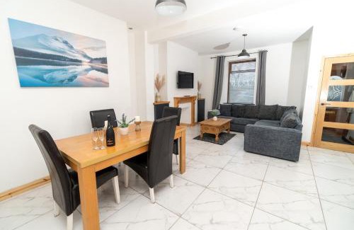 Landore Casa | Spacious & Comfortable 2-bedroom home