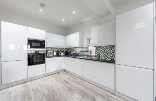 East Acton Casa | Spacious & Comfortable 3-Bedroom Retreat in NW10