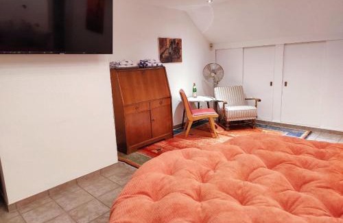 Ostheim Casa | Spacious & comfortable guestrooms w private bathrooms near Koelnmesse & Lanxess Arena, free parking, highspeed WiFi
