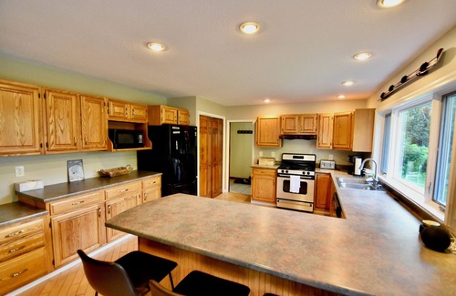 East Haven  Rutland County Casa | Spacious, comfortable home, close to Killington and Pico. Sleeps 8.