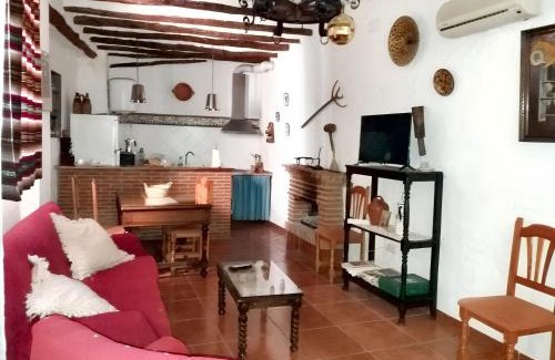 Quesada Casa | Spacious comfortable house in Quesada with balcony