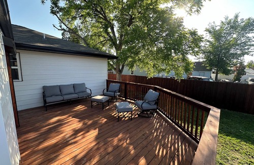 Sidney Casa | Spacious comfortable weekend stay close to the outdoors.