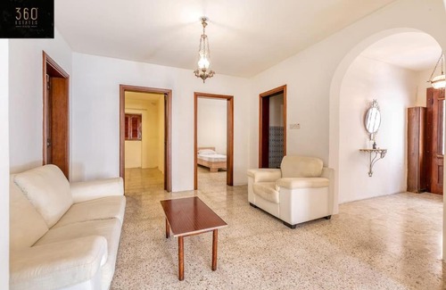 Swieqi Apartamento | Spacious & Comfy 4BR Maisonette in St Julians, PV by 360 Estates