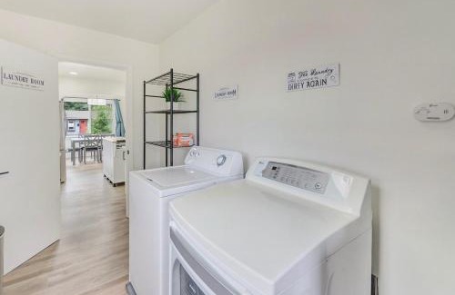 South Tacoma Casa | Spacious Comfy Home 2br, 2ba with AC, Pet Friendly