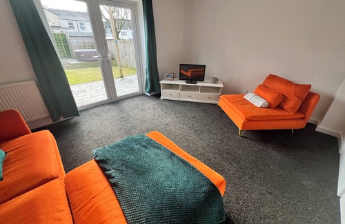 Durham Casa | Spacious & comfy home for five
