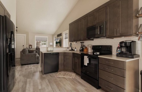 Billings Casa | Spacious & Comfy home near the Yellowstone River!