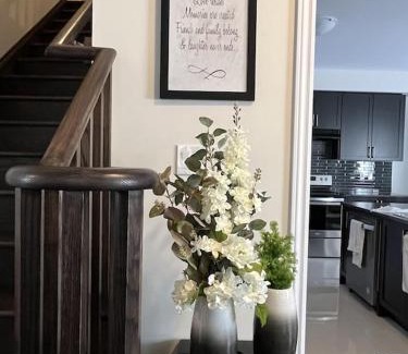 Thorold Villa | Spacious,comfy house,less than 15 mins to Niagara Falls