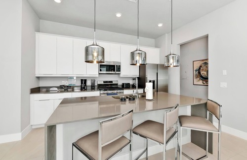 Reunion Hotel | Modern Luxury Condo with Resort Amenities near Disney - B6 #126