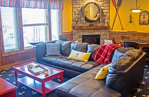 Branson Cabaña | Spacious Condo near Table Rock Lake - mins from Silver Dollar City!