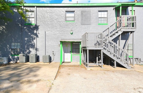 Denver Heights Apartamento | Spacious condo near ATT & more!