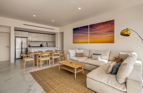 Ampliación Juárez Apartamento | Spacious condo with private washer/dryer, city views, and shared pool