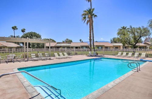 Palm Desert Apartamento | Spacious Condo with Mtn Views in Palm Desert!