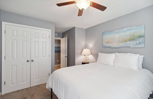 Gulf Shores Condominio | Spacious Condo With Pool - 4 Miles To Beach, 3br 3 Bedroom Condo by Redawning