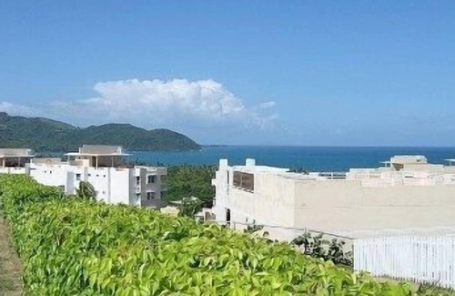 Maunabo Apartamento | Amplio condominio con espectaculares vistas al mar