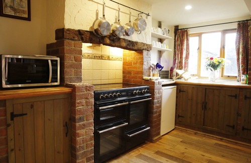 Ford Casa | Spacious converted barn perfect for families!