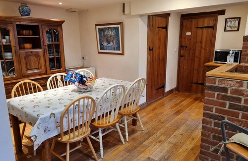 Ford Casa | Spacious converted barn perfect for families!