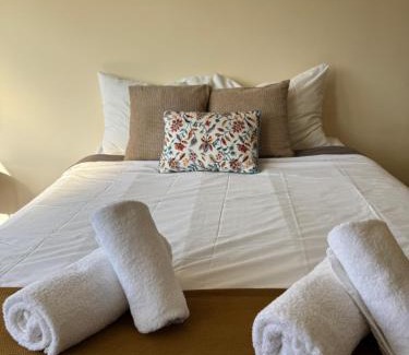 Laak Casa | Spacious Cosy Room With Private Bathroom