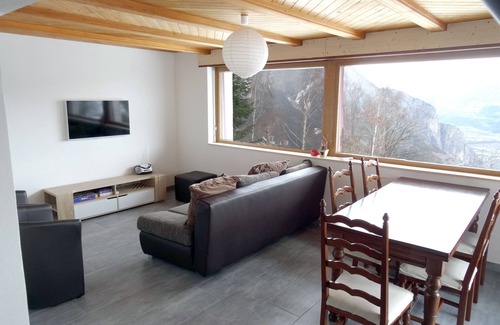 Chamoson Chalet De Esquí | Amplia casa con vistas impresionantes en el centro de Valais (Suiza)