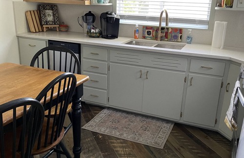 Shipshewana Cabaña | Spacious cottage by lake & walking trails, 1 mile from downtown Shipshe.