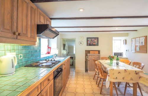 St Davids Cabaña | Spacious cottage in the heart of St Davids overlooking cathedral with parking .
