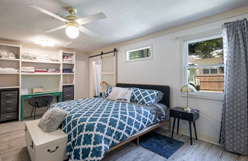 Gulfport Cabaña | Spacious Cottage Near the Beach