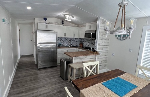 Key Largo Alquiler De RV | Spacious cottage - the Calusa campground-keylargo-pool