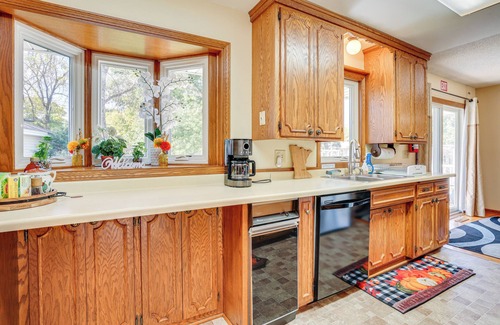 Cottage Grove Casa | Spacious Cottage Grove Haven Near Downtown St Paul