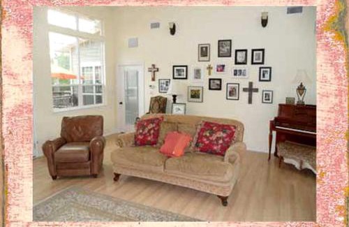 Hunt Casa | Spacious Cottage with Exquisite Pond and Hill Country Views near Fredericksburg and Kerrville, Texas