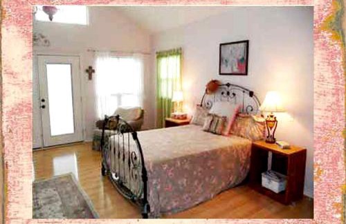 Hunt Casa | Spacious Cottage with Exquisite Pond and Hill Country Views near Fredericksburg and Kerrville, Texas