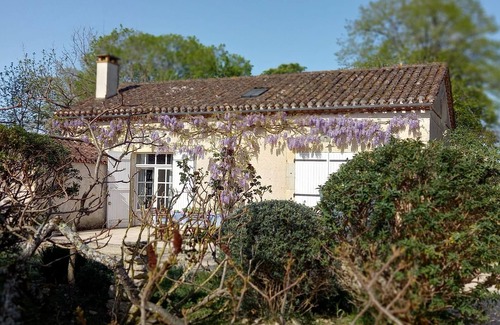 Serignac Cabaña | Spacious cottage with comfort and 2 terraces on quiet estate