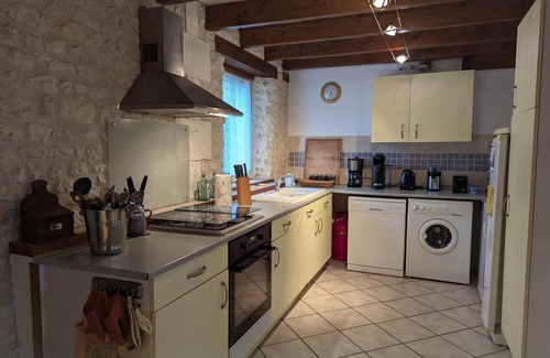 Angeduc Cabaña | Casa rural espaciosa con piscina climatizada, jardín, WIFI y mascotas permitidas
